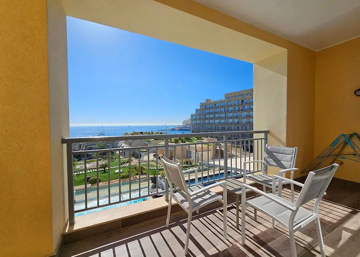 Stunning Seafront Portomaso Apartment
