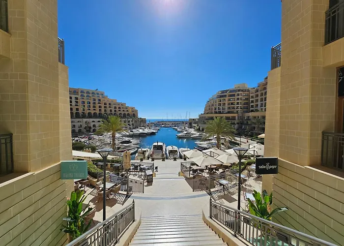Stunning Seafront Portomaso Apartment