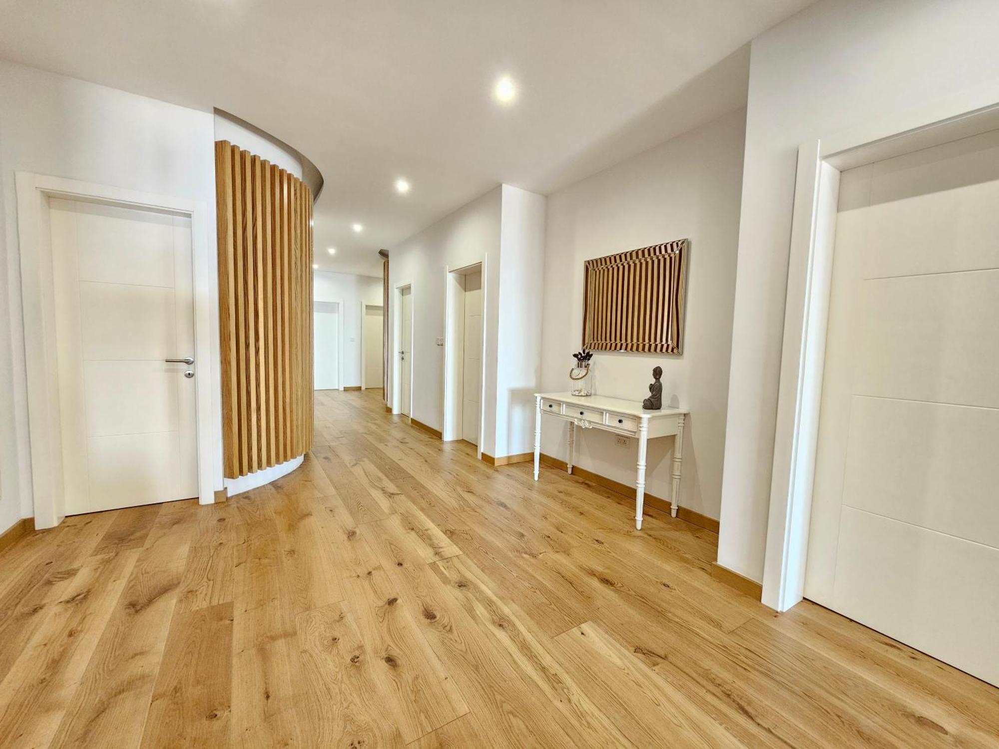Stunning Seafront Portomaso Appartement